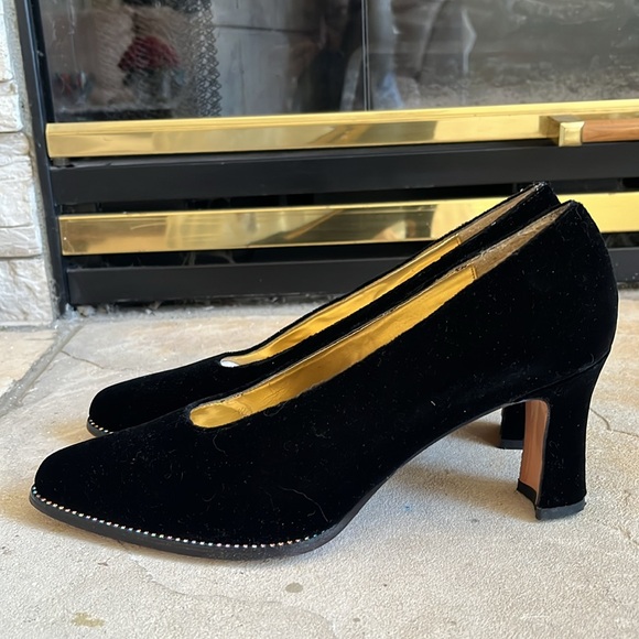 Black velvet Apastrophe pumps with chuncky heels sz 8.5 - Picture 6 of 7